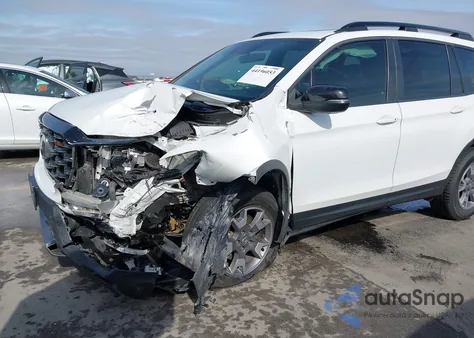 2022 Honda Passport Awd Trailsport z USA, uszkodzony, nr VIN 5FNYF8H66NB001722